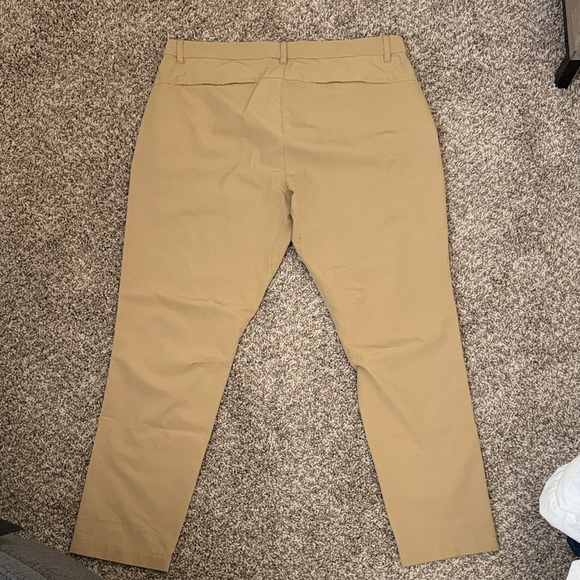 Fabletics Men's The Only Khaki Chinos Pants 35x30 - Picture 2 of 3